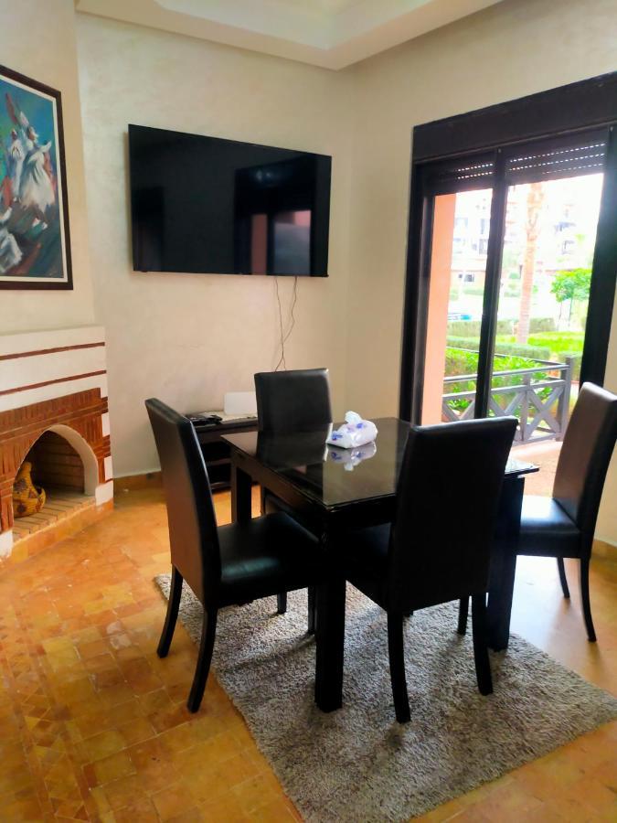 Un Moderne Chic Appartement Vue Sur Piscine Marraquexe Quarto foto