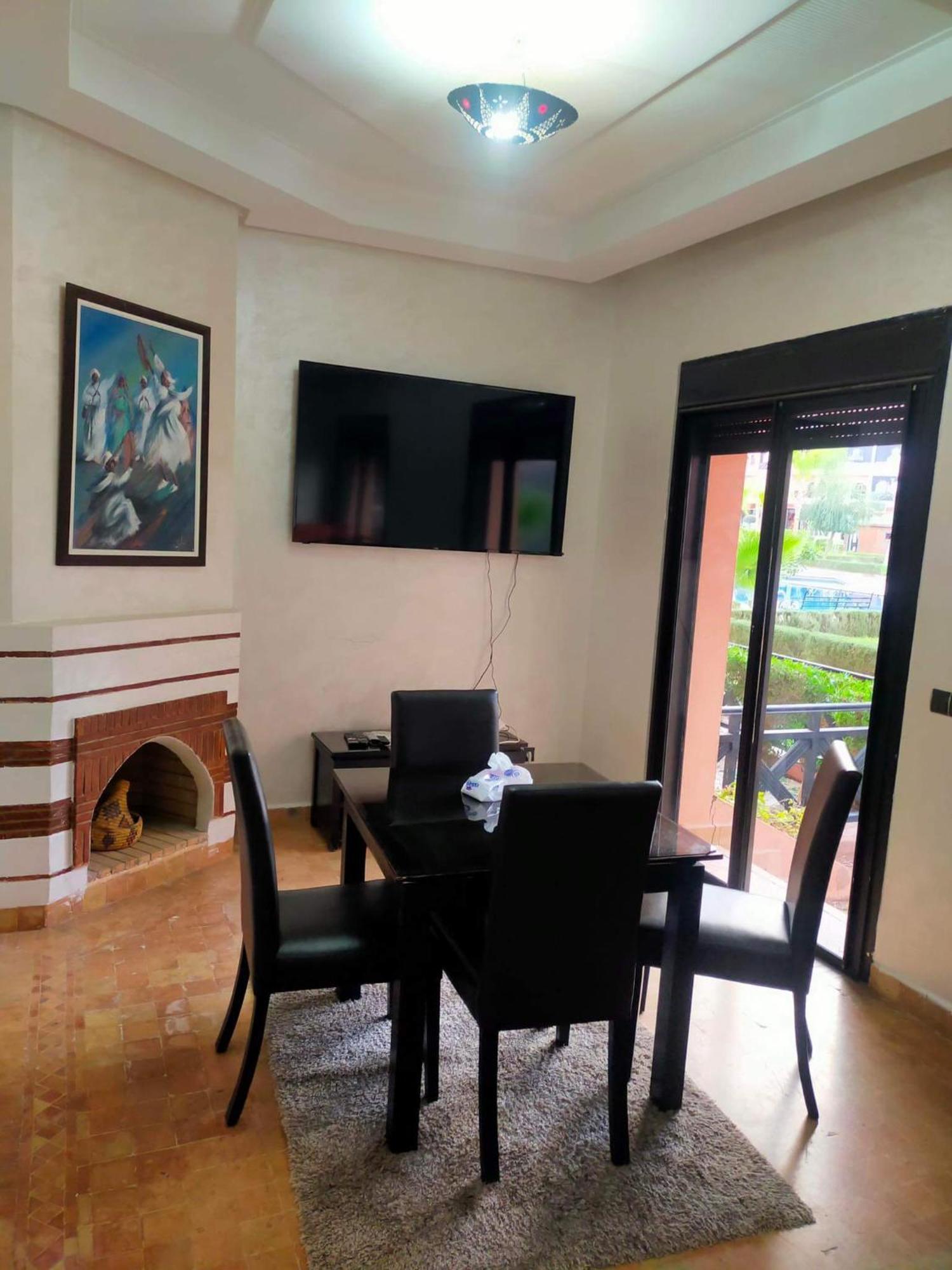 Un Moderne Chic Appartement Vue Sur Piscine Marraquexe Exterior foto