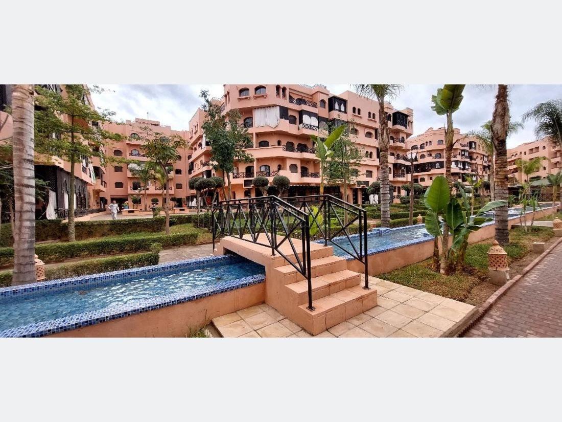 Un Moderne Chic Appartement Vue Sur Piscine Marraquexe Exterior foto