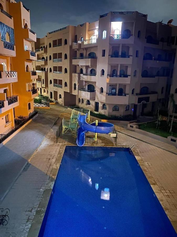 Un Moderne Chic Appartement Vue Sur Piscine Marraquexe Exterior foto